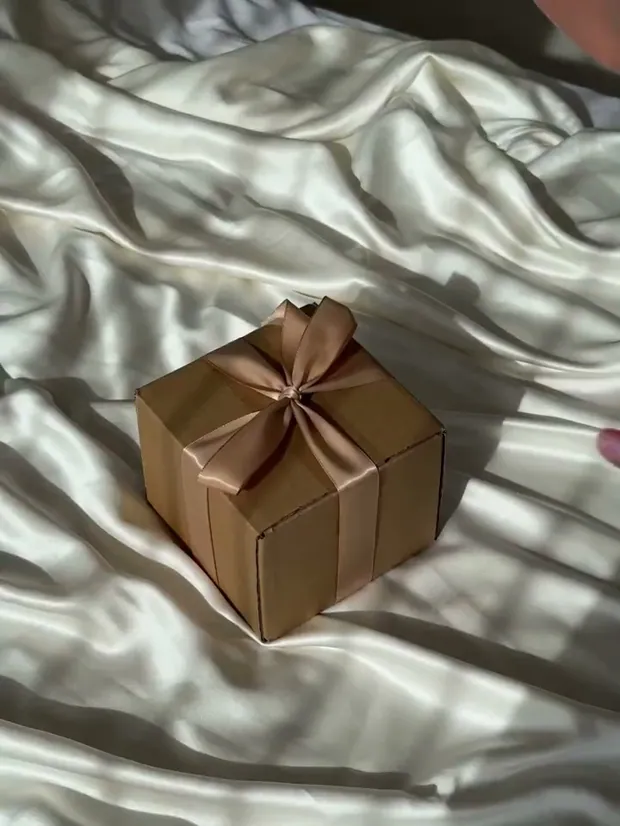 Product unboxing frame